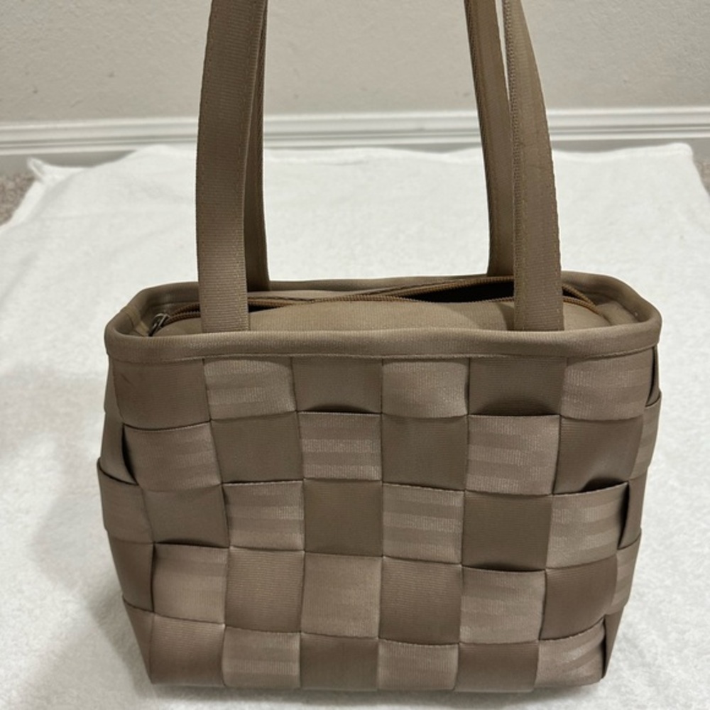 Harveys Seatbelt Bag